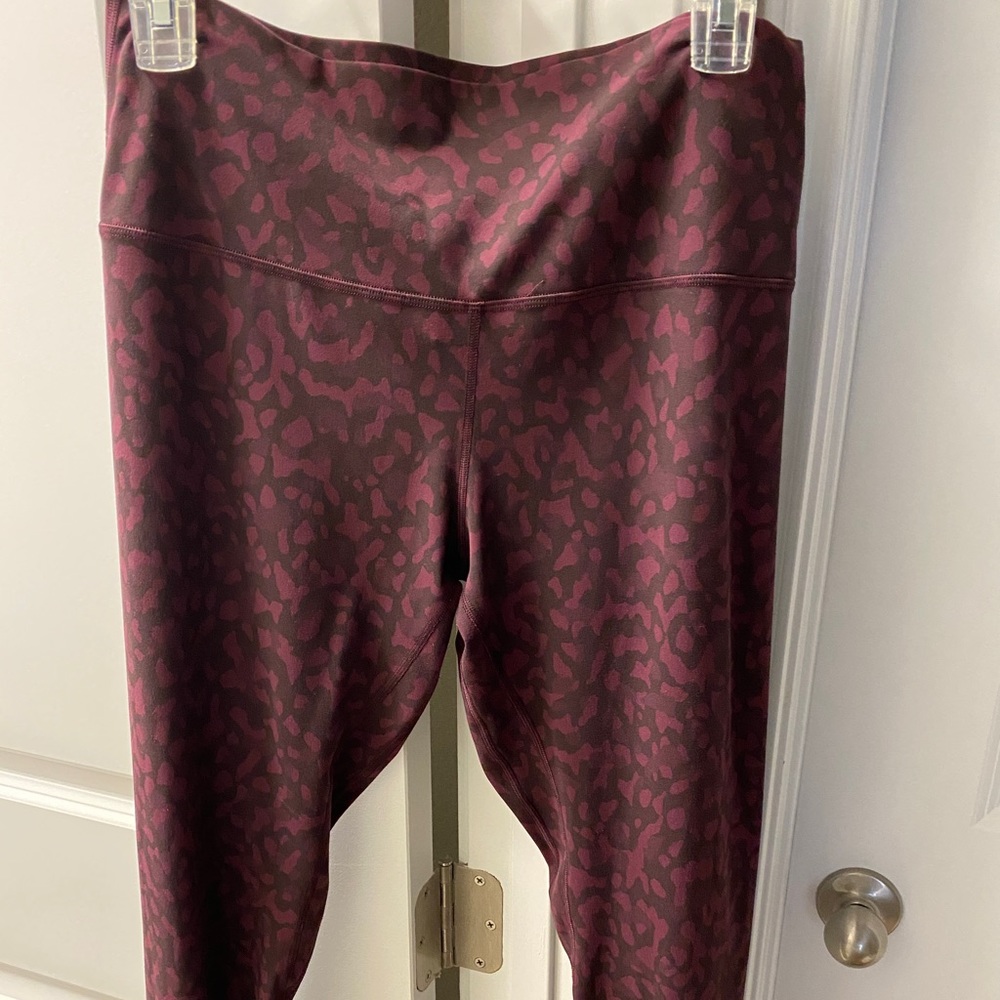Lululemon Aligns, 25”, Size 12